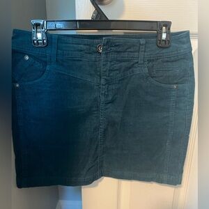 Cord mini skirt for your Fall outfits🍂🍁